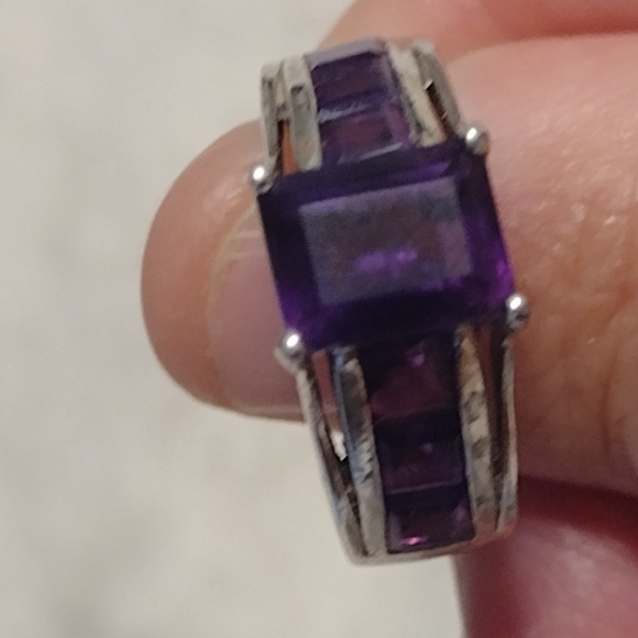 Ring - Picture 4 of 8